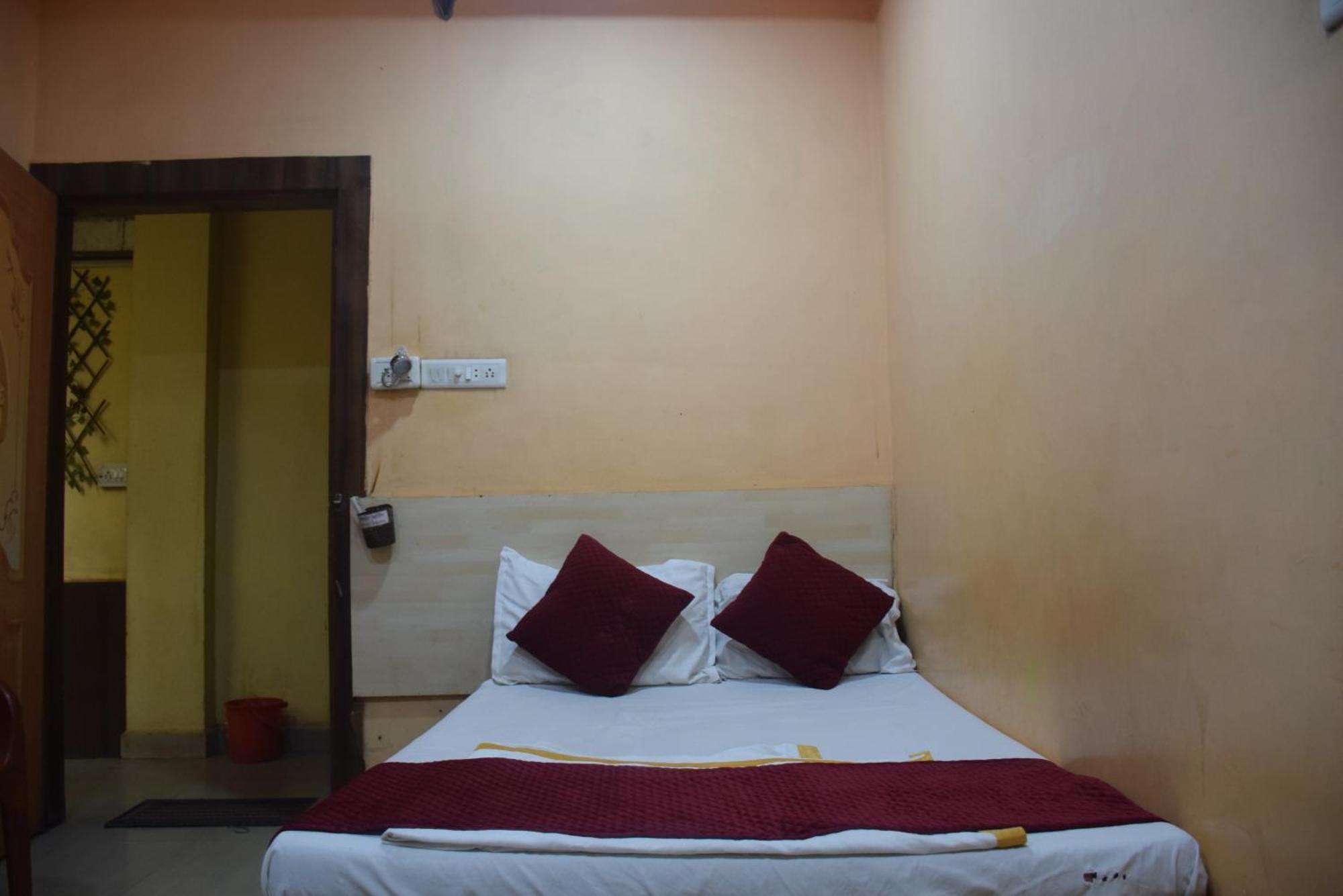 Hotel Thakur Ji 博帕尔 外观 照片